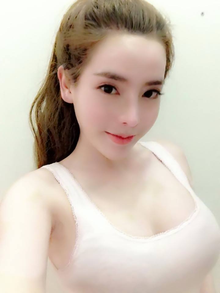 女警被迫打开双腿高潮